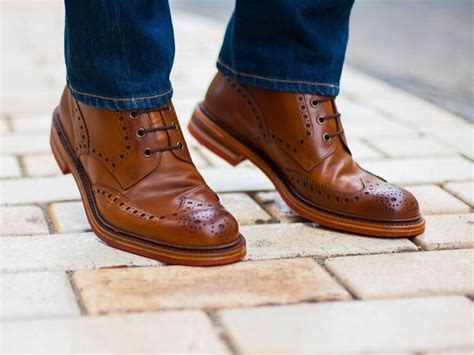 stylish men's shoes with jeans